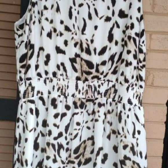 I'm selling 4 dresses - Picture 4 of 4